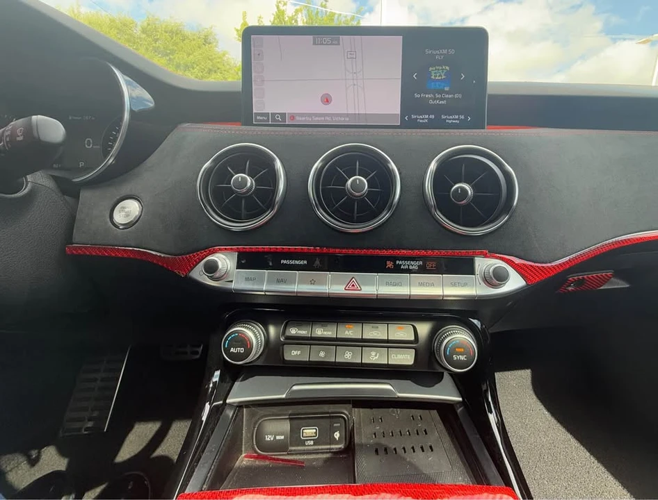 2023 Kia Stinger GT - Image 9 of 11