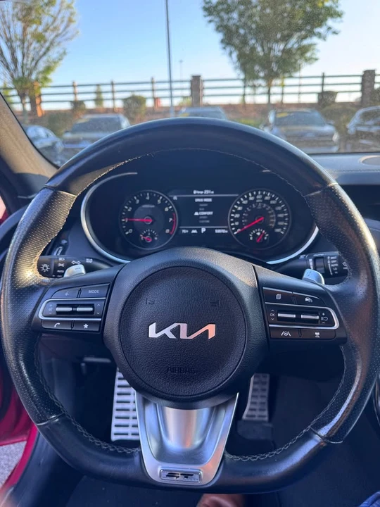2023 Kia Stinger GT - Image 4 of 10
