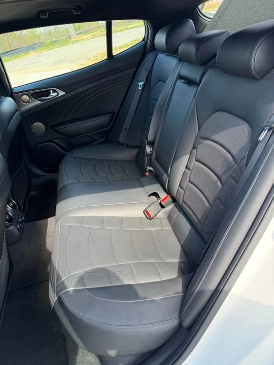 2023 Kia Stinger GT - Image 7 of 9