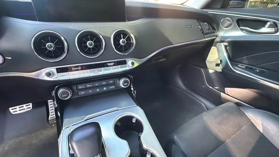 2023 Kia Stinger GT - Image 6 of 7