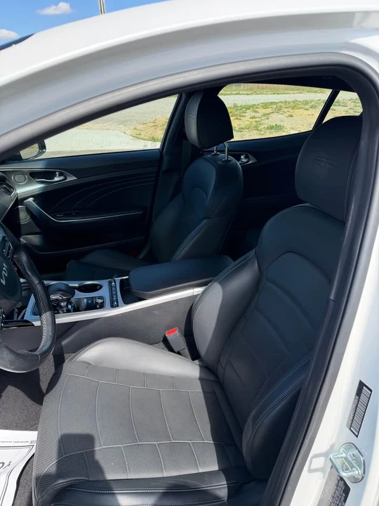 2023 Kia Stinger GT - Image 4 of 9