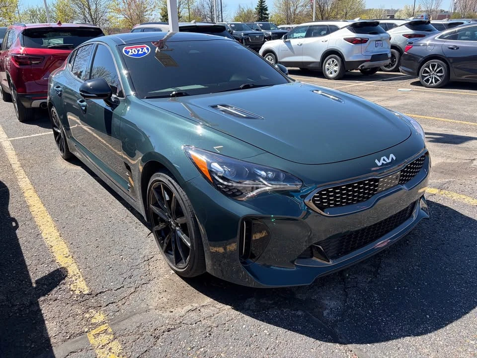 2023 Kia Stinger GT - Image 2 of 6