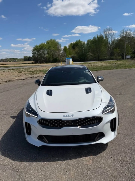 2023 Kia Stinger GT - Image 2 of 9