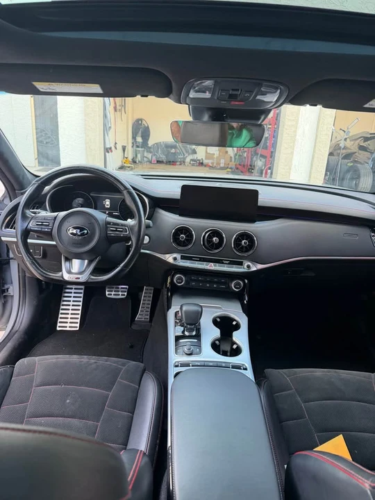 2023 Kia Stinger GT - Image 8 of 10