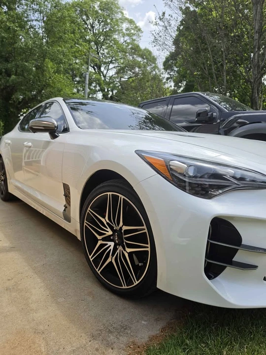 2023 Kia Stinger GT - Image 12 of 16