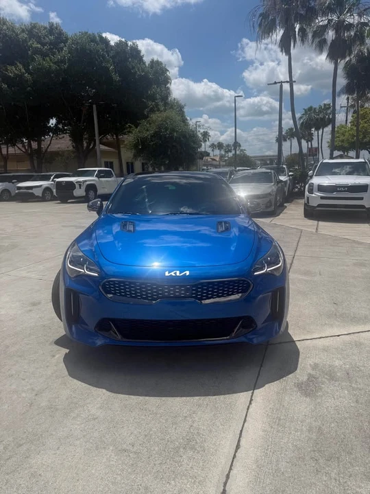 2023 Kia Stinger GT - Image 2 of 9