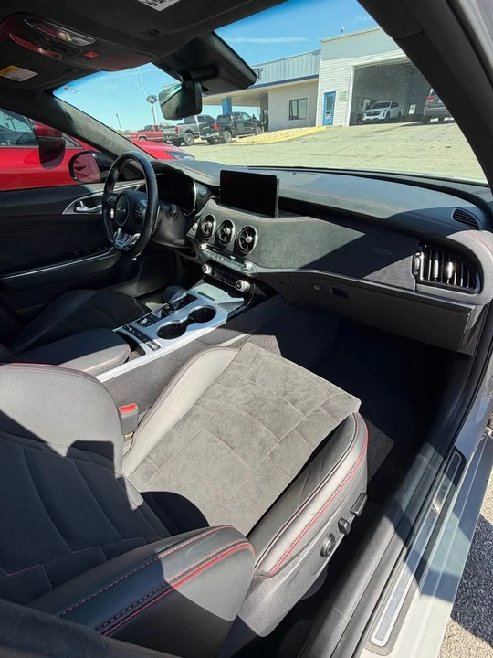 2023 Kia Stinger GT - Image 7 of 13