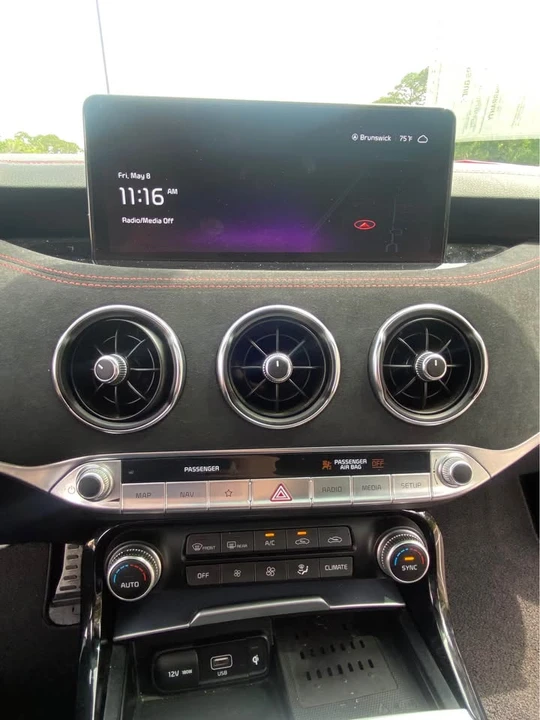 2023 Kia Stinger GT - Image 9 of 13