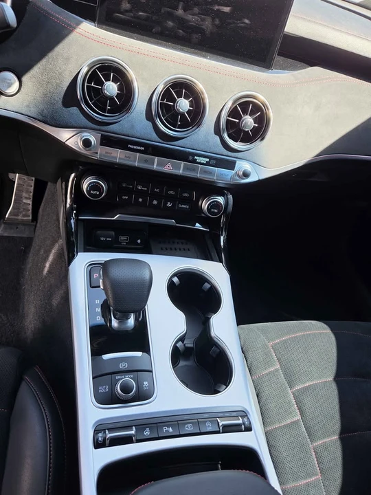 2023 Kia Stinger GT - Image 6 of 10