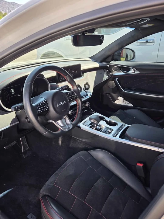 2023 Kia Stinger GT - Image 5 of 10