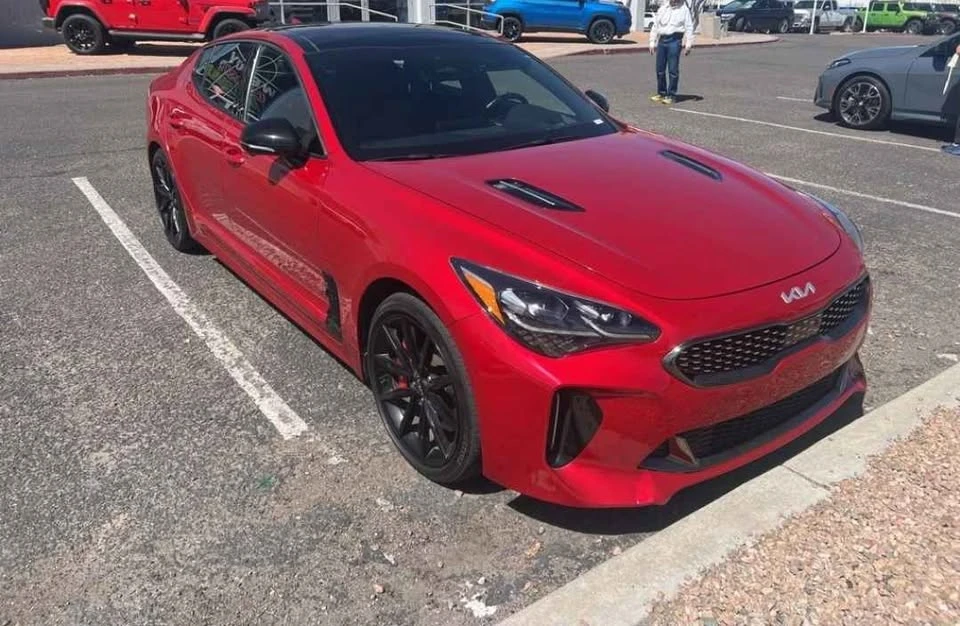 2023 Kia Stinger GT - Image 2 of 5
