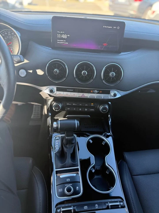 2023 Kia Stinger - Image 11 of 12