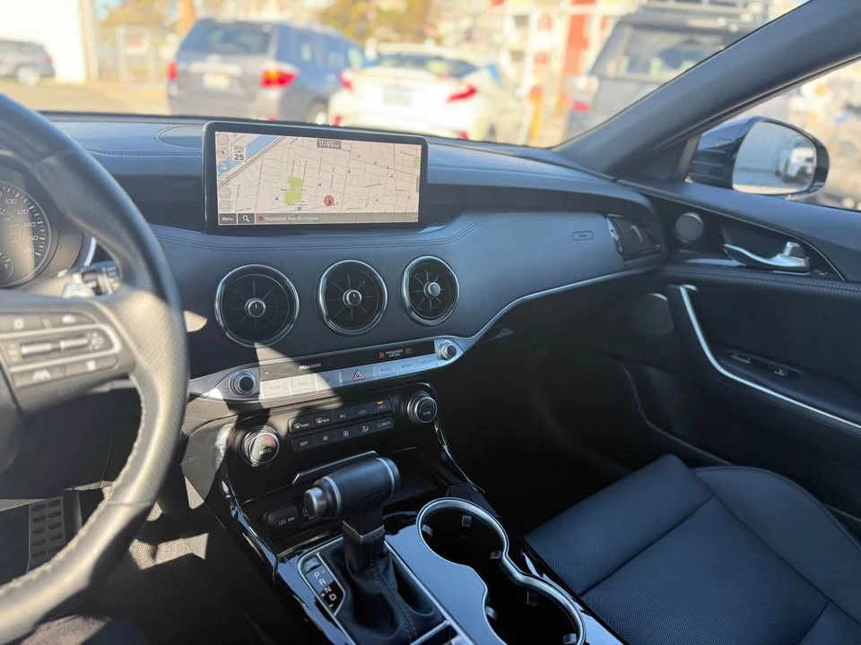 2023 Kia Stinger - Image 10 of 12