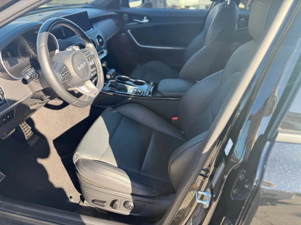 2023 Kia Stinger - Image 6 of 12