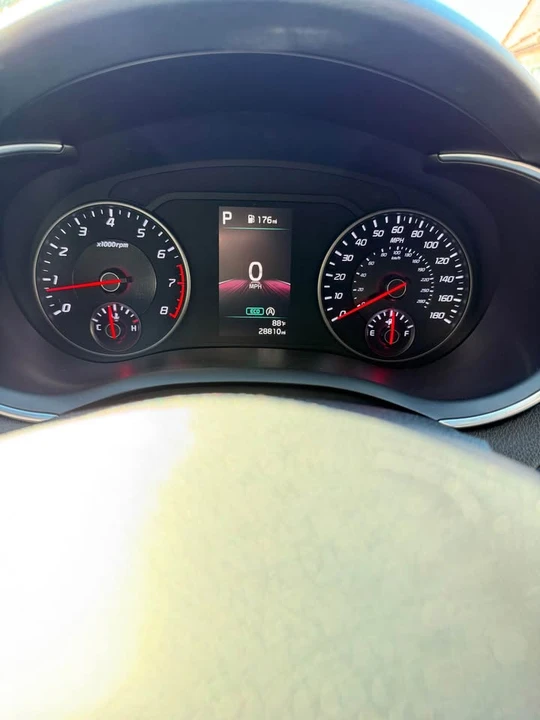 2023 Kia Stinger - Image 11 of 15