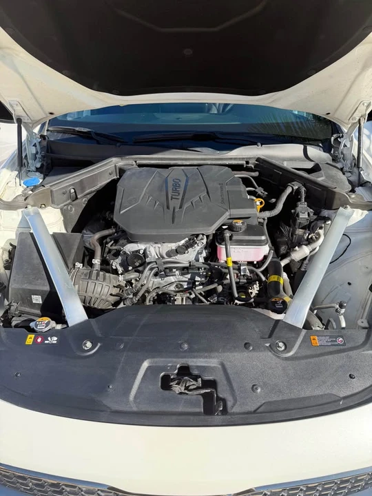 2023 Kia Stinger - Image 8 of 15