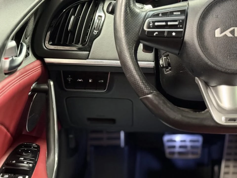 2023 Kia Stinger - Image 14 of 19