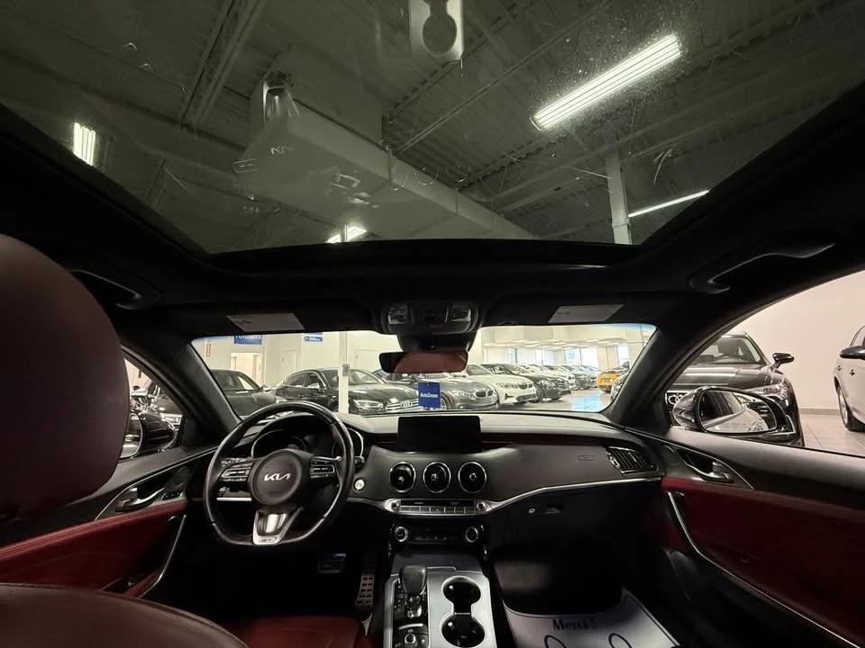 2023 Kia Stinger - Image 18 of 19