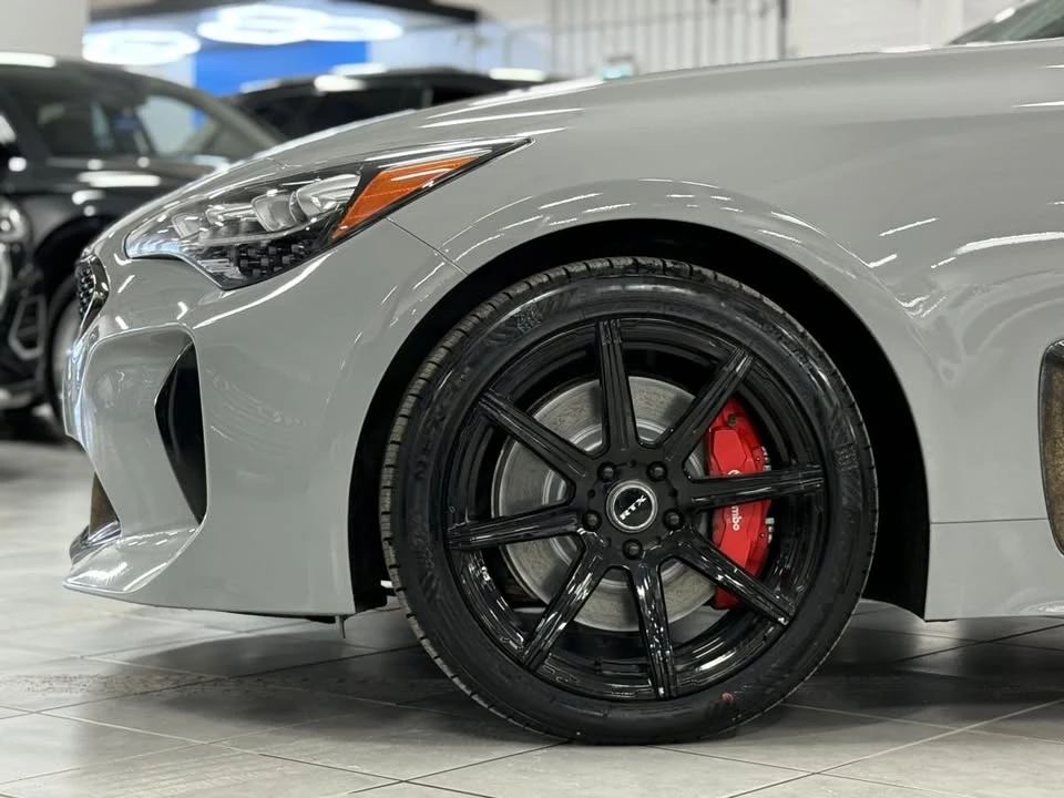 2023 Kia Stinger - Image 10 of 19