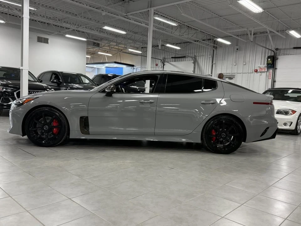 2023 Kia Stinger - Image 9 of 19