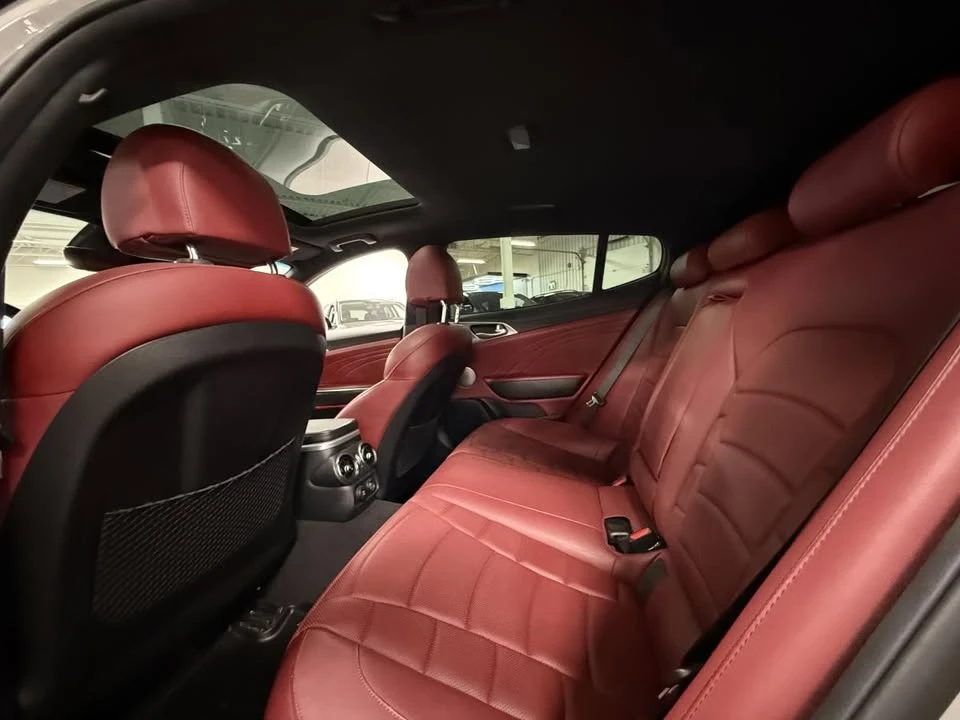 2023 Kia Stinger - Image 19 of 19