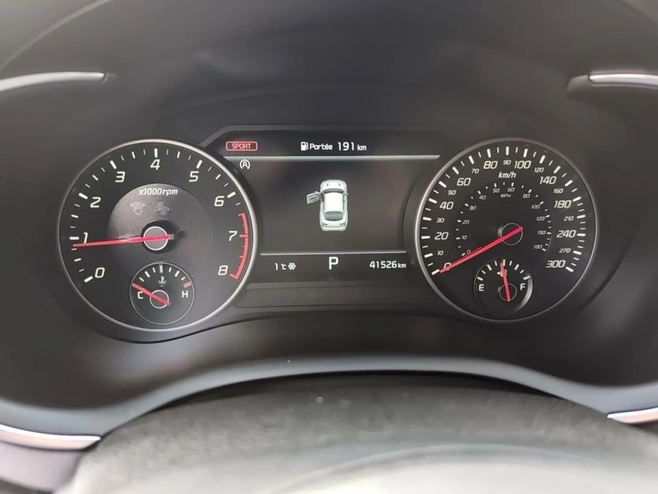 2023 Kia Stinger - Image 10 of 20