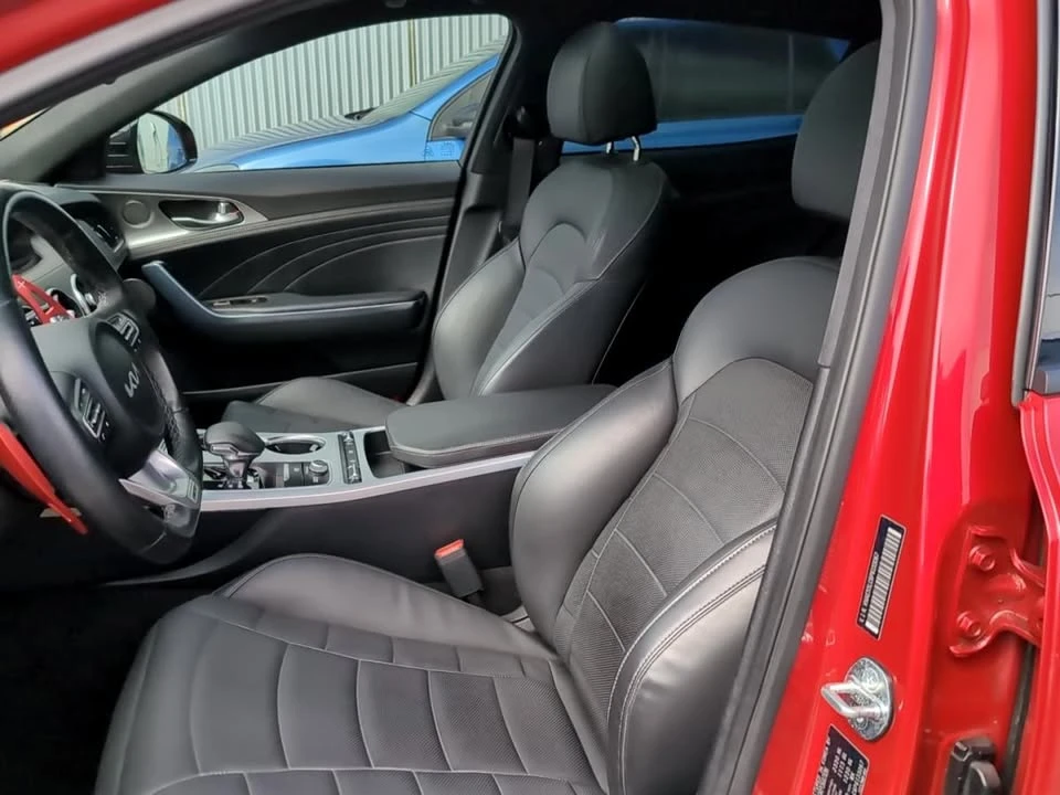 2023 Kia Stinger - Image 14 of 20