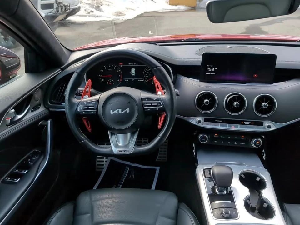 2023 Kia Stinger - Image 15 of 20
