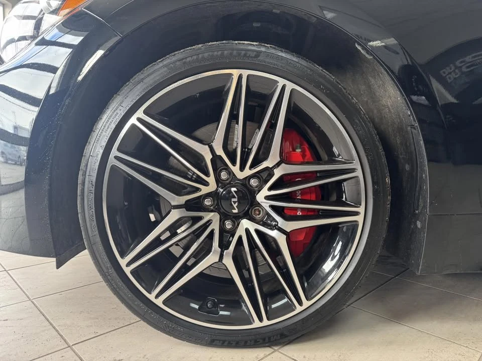 2023 Kia Stinger - Image 9 of 20