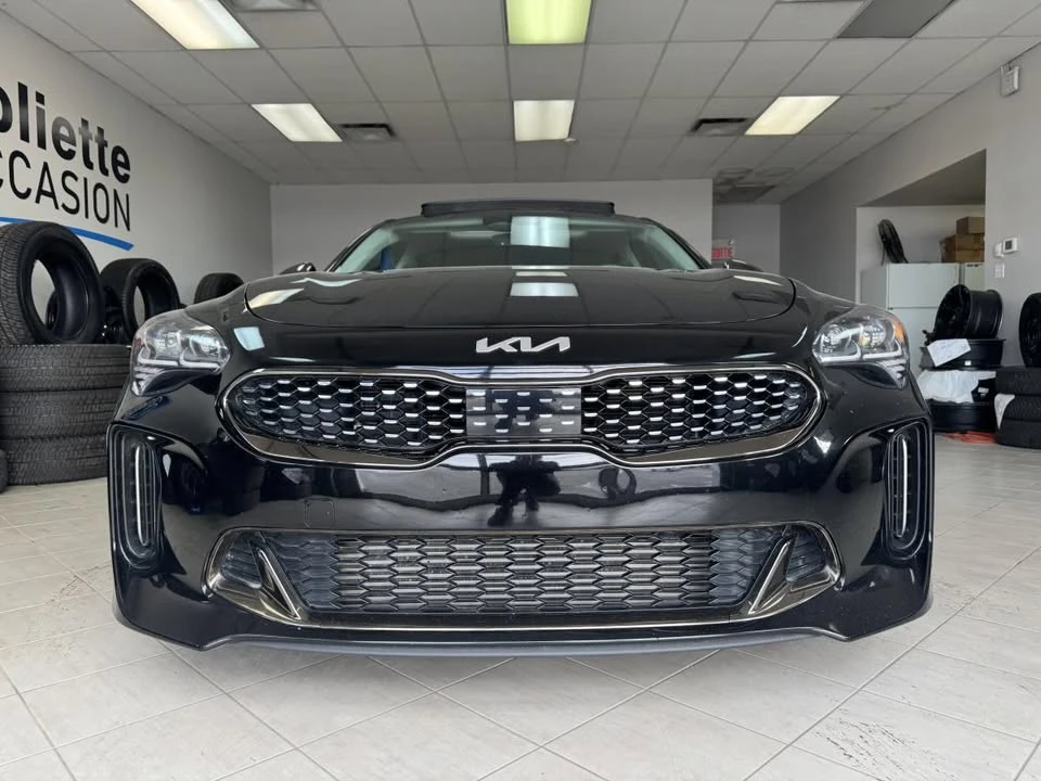 2023 Kia Stinger - Image 2 of 20