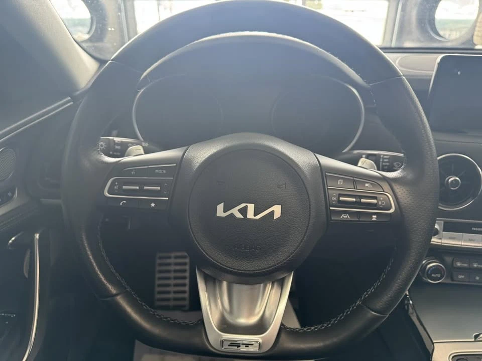 2023 Kia Stinger - Image 15 of 20