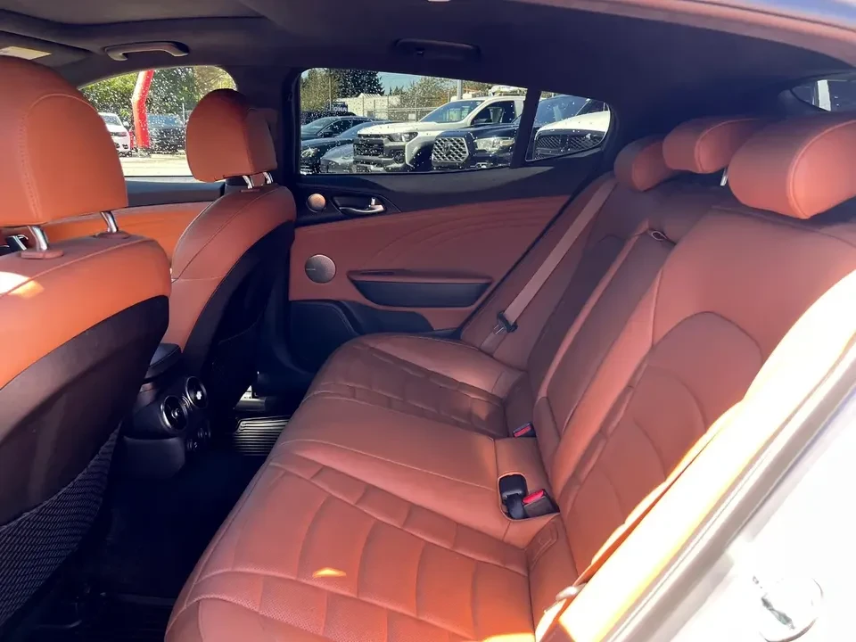 2023 Kia Stinger - Image 8 of 14