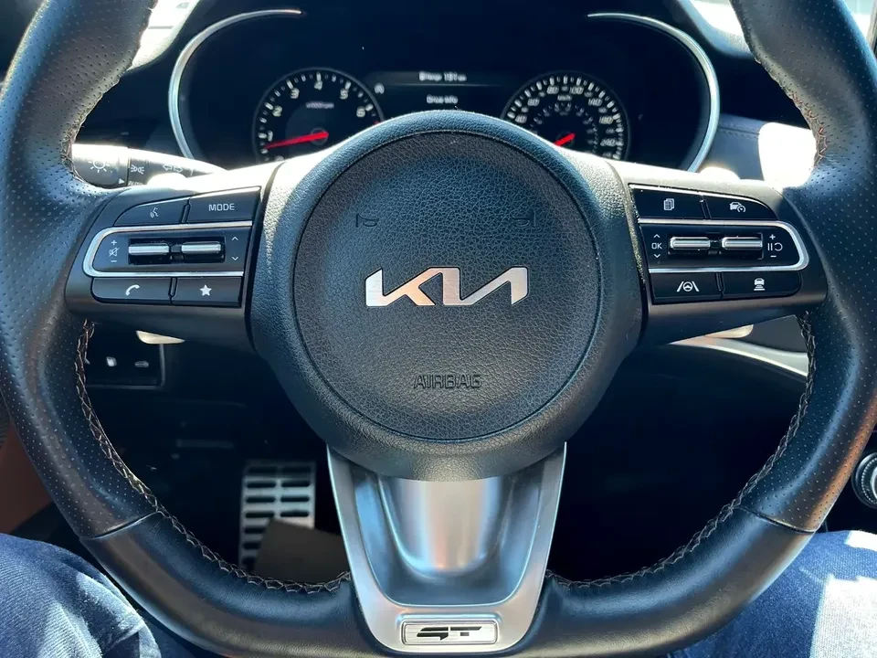2023 Kia Stinger - Image 13 of 14