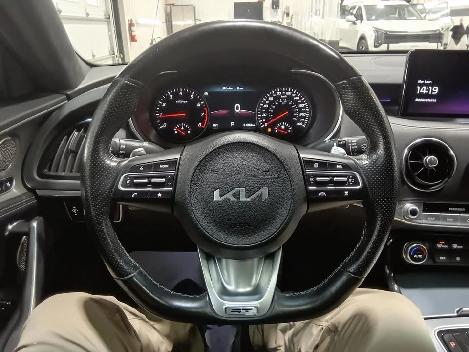 2023 Kia Stinger - Image 13 of 20