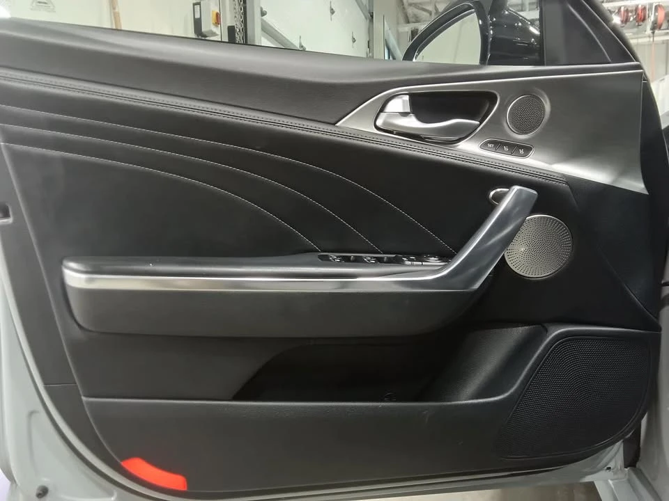2023 Kia Stinger - Image 14 of 20