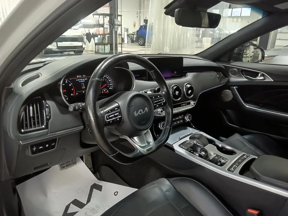 2023 Kia Stinger - Image 12 of 20