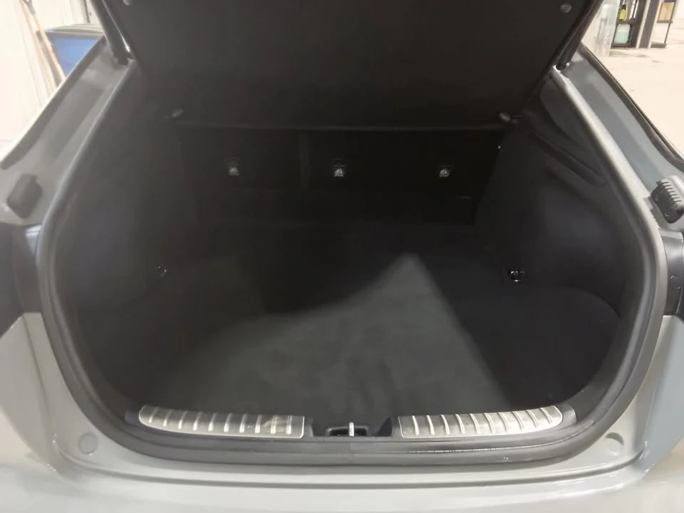 2023 Kia Stinger - Image 8 of 20