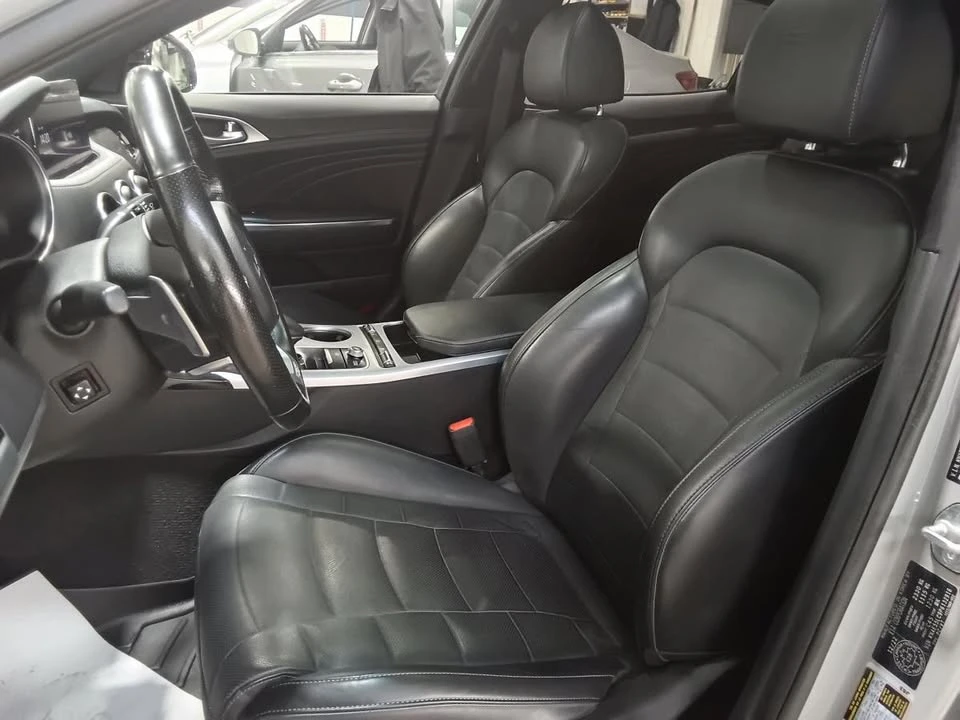 2023 Kia Stinger - Image 17 of 20