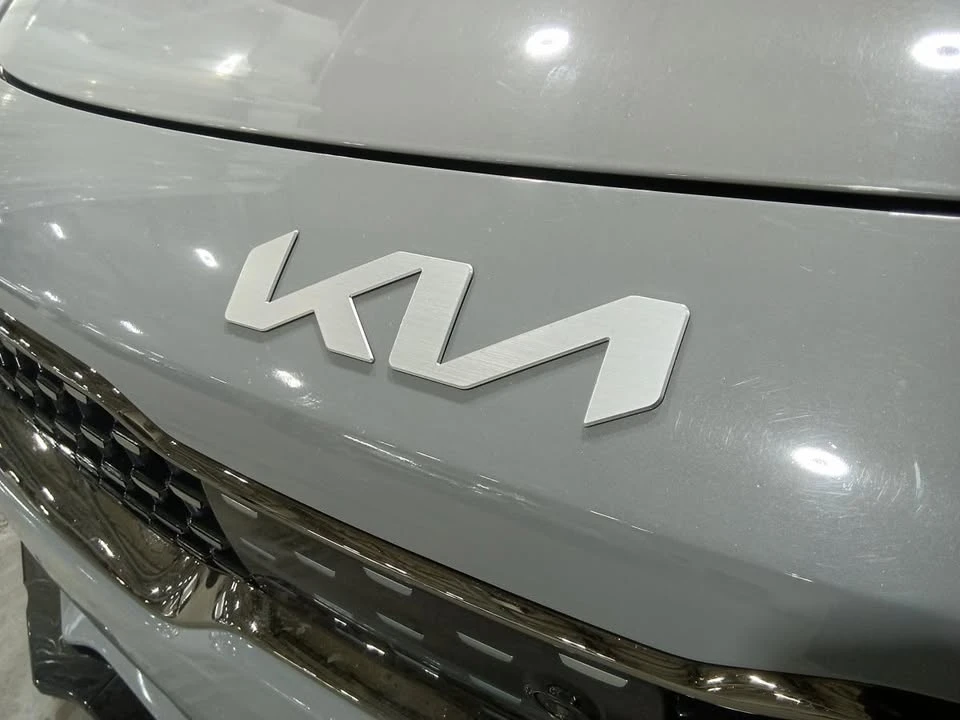 2023 Kia Stinger - Image 10 of 20
