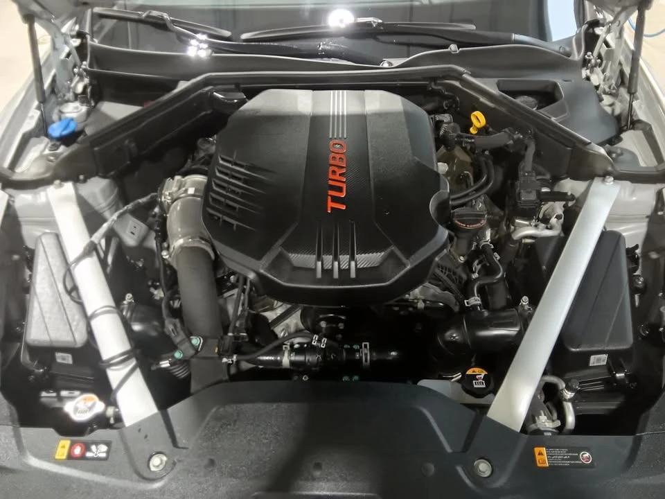 2023 Kia Stinger - Image 7 of 20