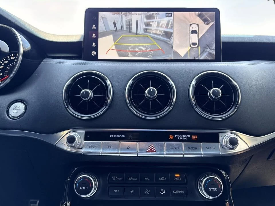 2023 Kia Stinger - Image 15 of 20