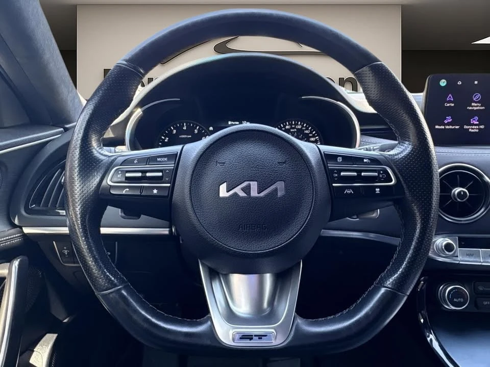 2023 Kia Stinger - Image 13 of 20