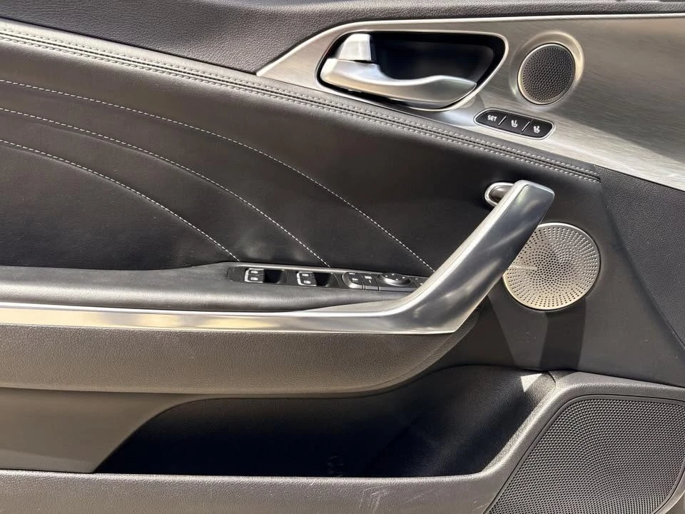 2023 Kia Stinger - Image 18 of 20