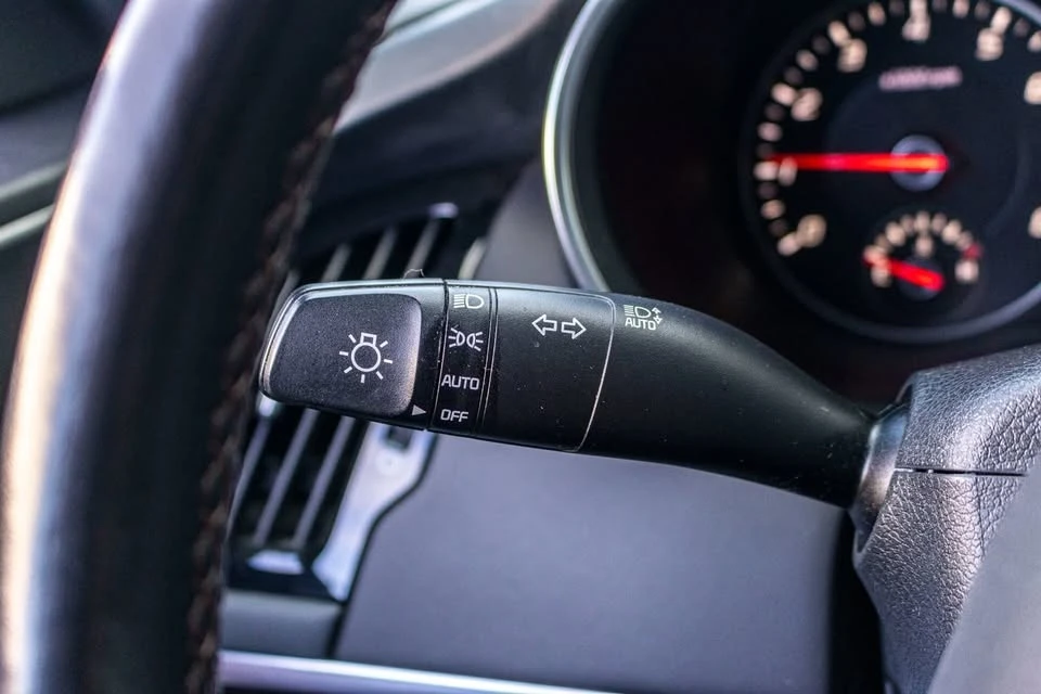 2023 Kia Stinger - Image 19 of 20