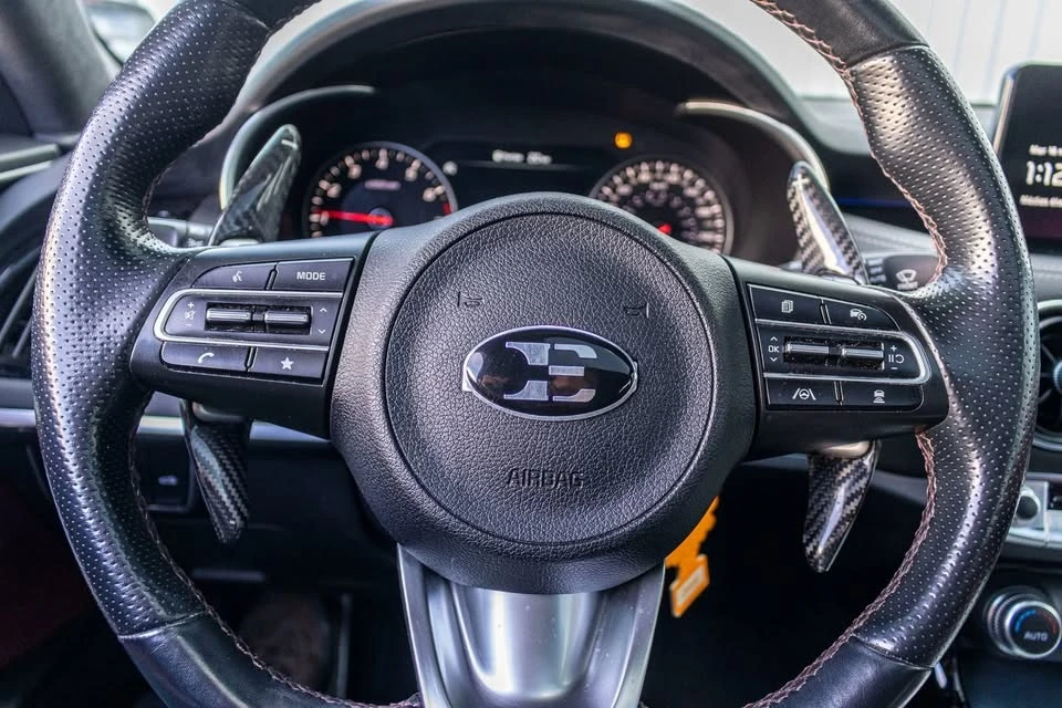 2023 Kia Stinger - Image 11 of 20