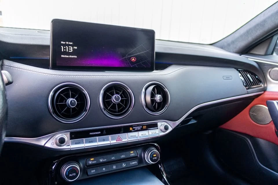 2023 Kia Stinger - Image 14 of 20