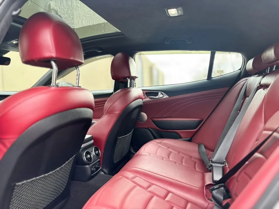 2023 Kia Stinger GT - Image 19 of 20
