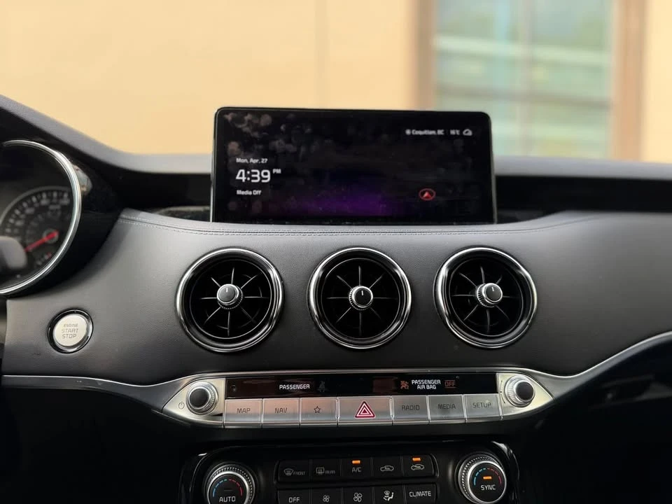2023 Kia Stinger GT - Image 8 of 16