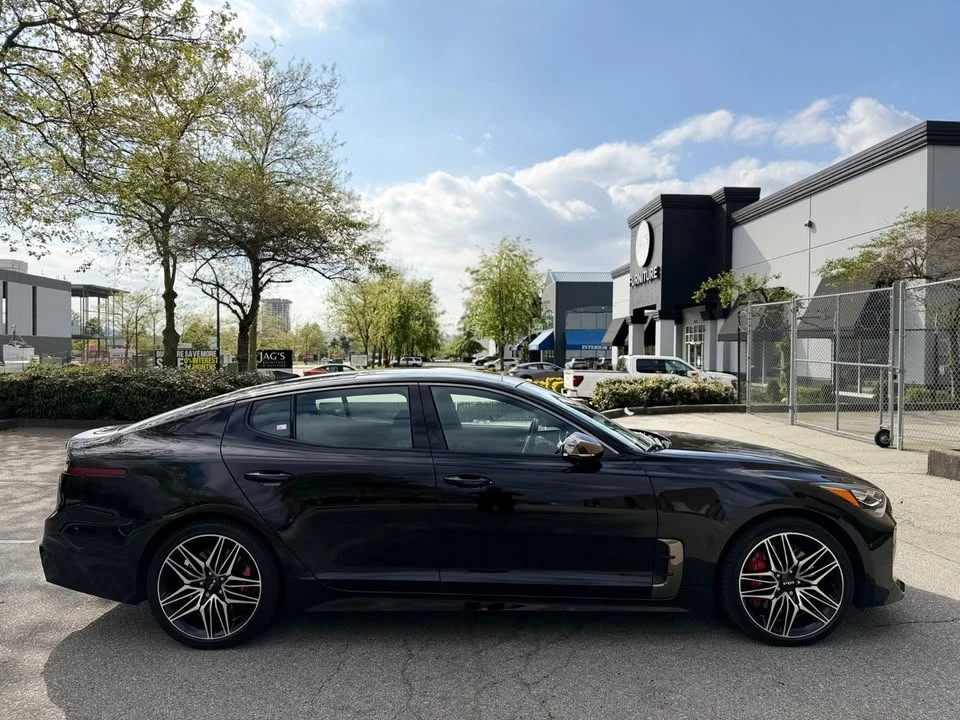 2023 Kia Stinger GT - Image 2 of 10