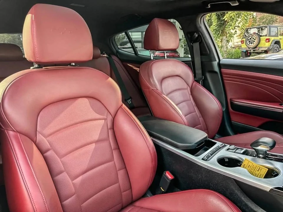 2023 Kia Stinger GT - Image 8 of 9